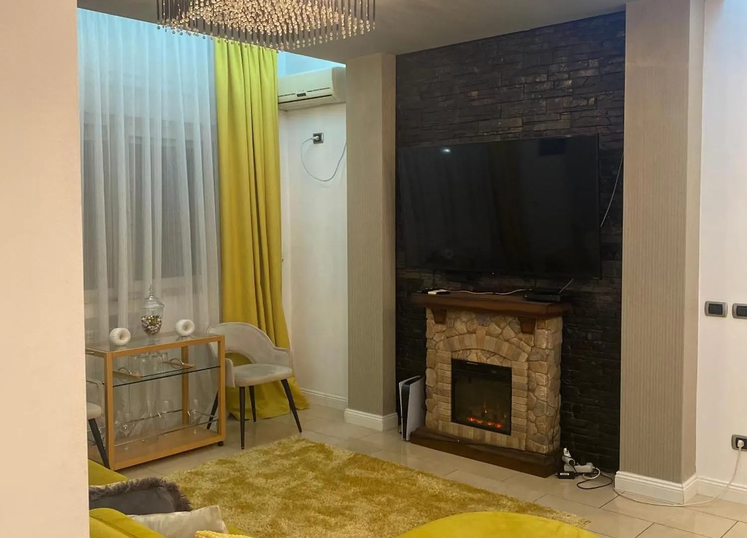 Central Luxury Apartament Nr 5 ***** 布加勒斯特 公寓
